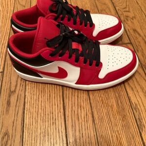 Air Jordan 1 Low M8.5/W10